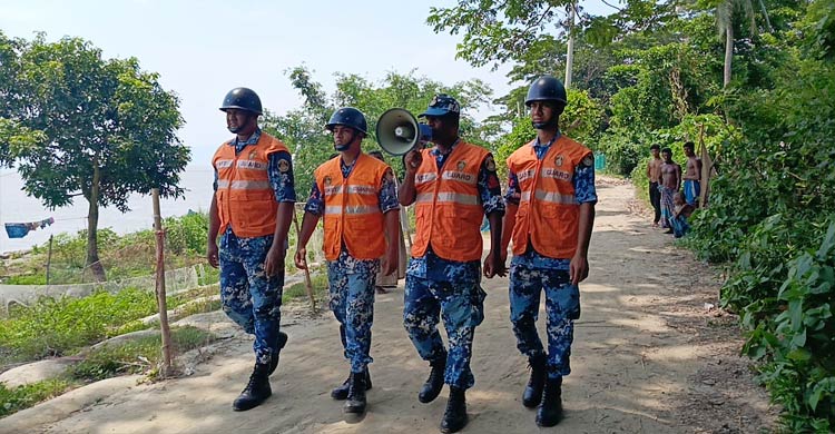 ভোলায় উপকূলীয় এলাকায় সচেতনতামূলক মাইকিং