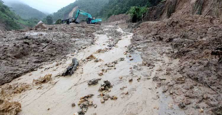 ভূমিধসে ভিয়েতনামে নিহত ৭